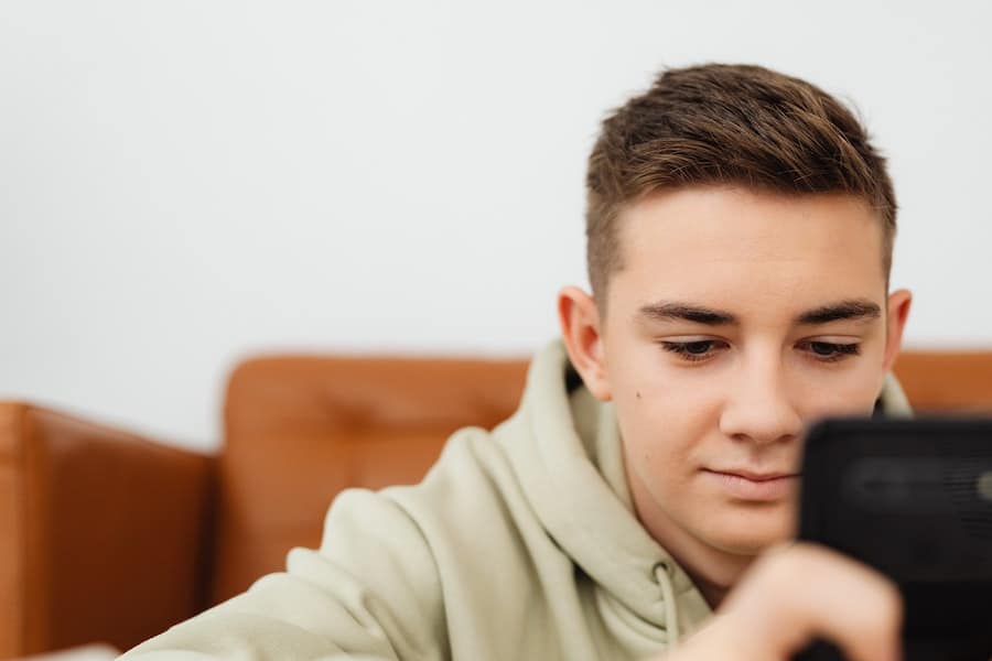 El consumo de la pornografía en adolescentes, ¿cómo combatirlo?